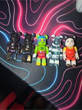 Medicom Toy Be@rbrick Art Toy Figure Lot of 5 Multicolor Plastic 100%